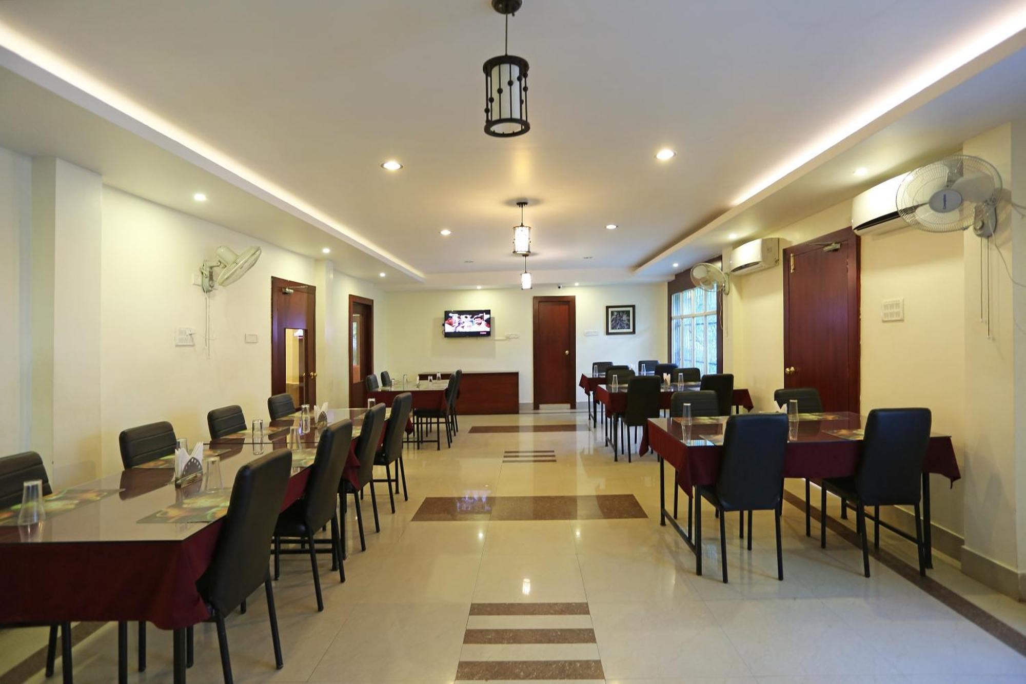 Oyo Stellar Resort Bhubaneswar Exterior foto